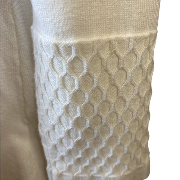 White HouseBlackMarket Women’s size M Cowl Neck Sweater Off-White Honeycomb knit - Picture 6 of 7